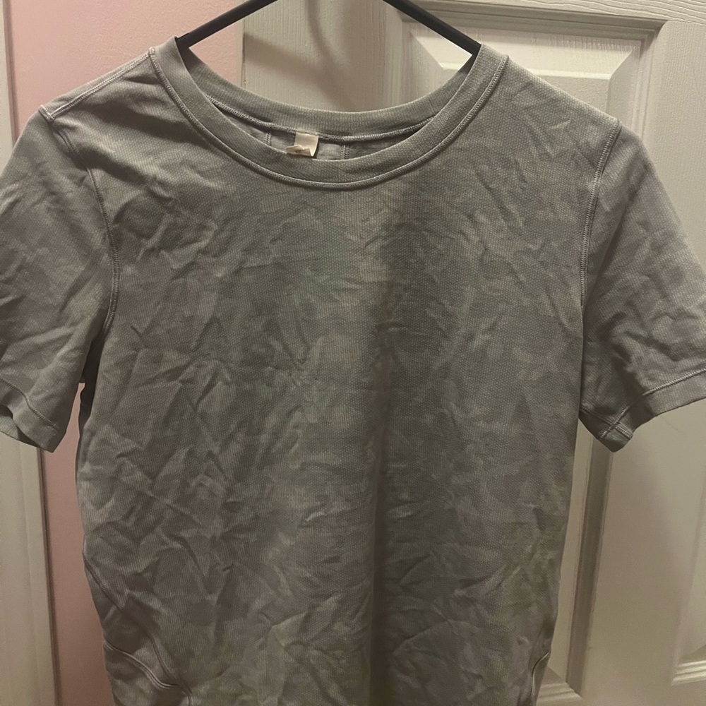 Lululemon gray camo workout tee